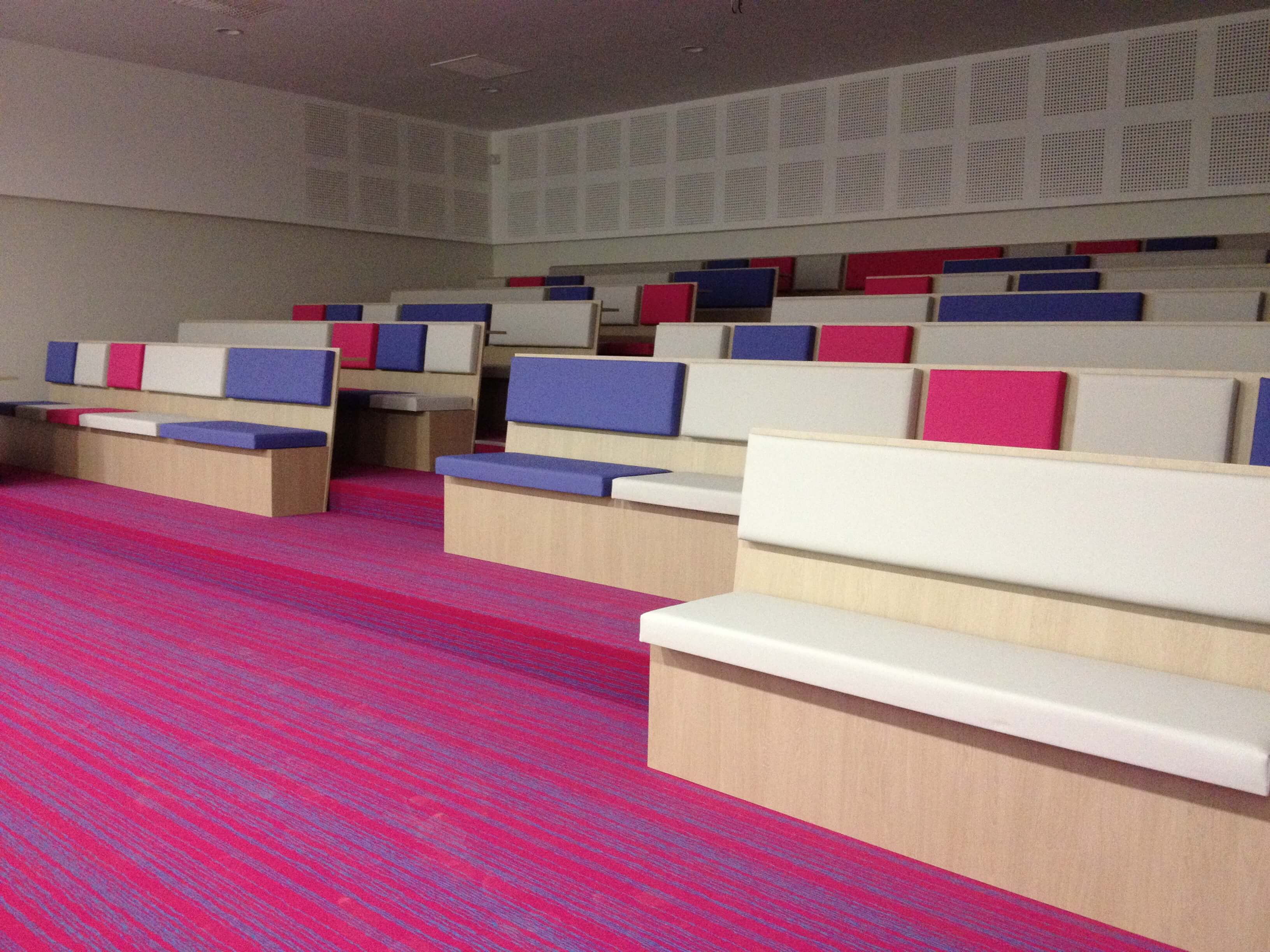 Revêtements sols Moquette salle de conférence